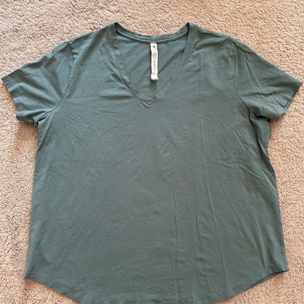 Women’s Lululemon Love V-neck t-shirt